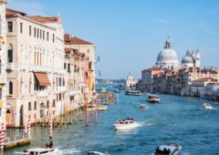 Italien mit dem Boot erkunden: Tipps für aufregende Touren